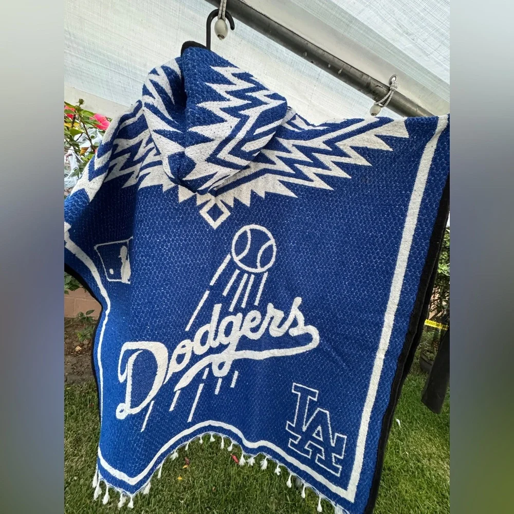 3 Pack Dodgers Poncho w/ Hood - Picture 4 of 5